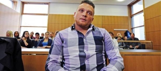 Menowin Fröhlich muss schon wieder in den Knast! | OK! Magazin - ok-magazin.de Menowin Fröhlich muss schon wieder in den Knast! | OK! Magazin - ok-magazin.de