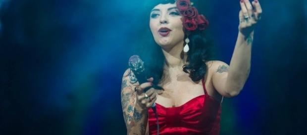 Mon Laferte: “Todo sería diferente si tú me quisieras” - clarin.com Mon Laferte: “Todo sería diferente si tú me quisieras” - clarin.com