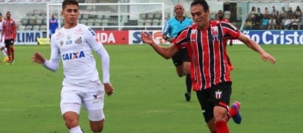 Santos quebrou jejum de três jogos sem vitória Santos quebrou jejum de três jogos sem vitória