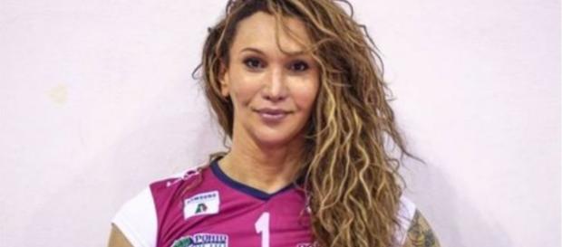 Tiffany foi eleita a melhor jogadora da partida ao fazer 28 pontos (Foto: Reprodução/Twitter) Tiffany foi eleita a melhor jogadora da partida ao fazer 28 pontos (Foto: Reprodução/Twitter)