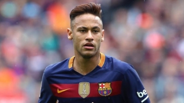 Mercato - PSG : C'est la guerre totale avec le Barça et Man Utd ... - foot01.com