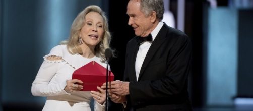 El recorrido del sobre que marcó los Oscar - vozpopuli.com