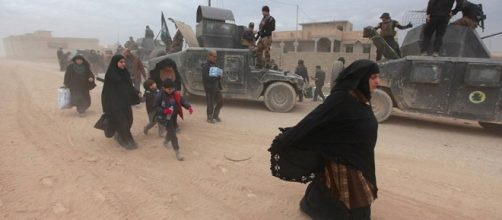 Iraq: Residentes de Mosul huyen de campamentos precarios pese al ... - democracynow.org