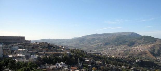 Algérie: un attentat suicide déjoué devant un commissariat à ... - rfi.fr Algérie: un attentat suicide déjoué devant un commissariat à ... - rfi.fr