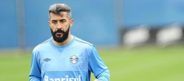 Grêmio ainda procura substituto para Douglas Grêmio ainda procura substituto para Douglas