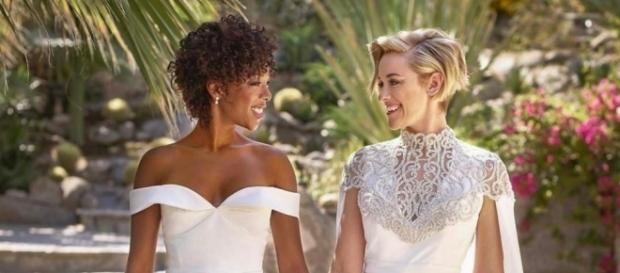 Les deux stars d'OITNB rayonnantes dans leurs tenues signées Christian Siriano Les deux stars d'OITNB rayonnantes dans leurs tenues signées Christian Siriano