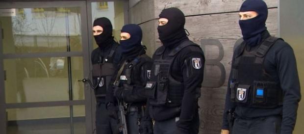 Verbot des Moscheevereins "Fussilet 33", Großrazzia in Berlin Verbot des Moscheevereins "Fussilet 33", Großrazzia in Berlin