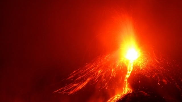 Colata di lava durante Eruzione Etna