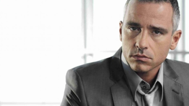 Eros Ramazzotti ha pubblicato delle foto in ospedale.