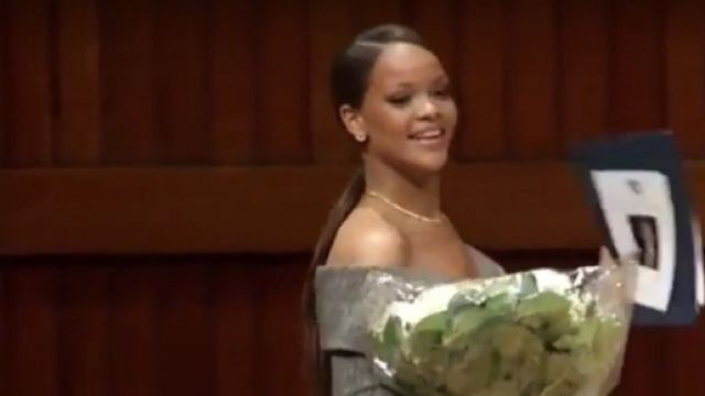 Premiazione di Rihanna ad Harvard