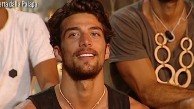 Simone Susinna all'Isola dei Famosi