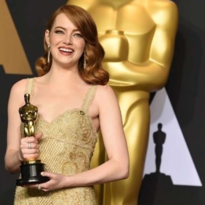 Emma Stone ganadora del Óscar por Mejor Actriz (via clarin.com - Patricia Arriaga)