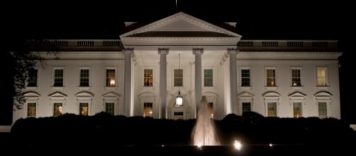 White House at night | Front of the White House at night. / Photo by Tim Conway, Flickr via Blasting News library