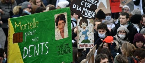 En grève, les étudiants dentistes se démènent sans se faire ... - liberation.fr