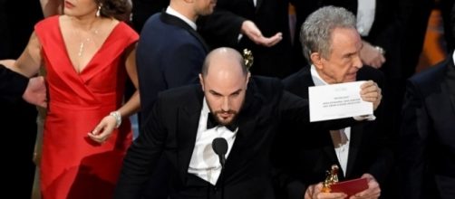 Oscars 2017: Celebrities react to 'Moonlight' winning best picture ... - go.com