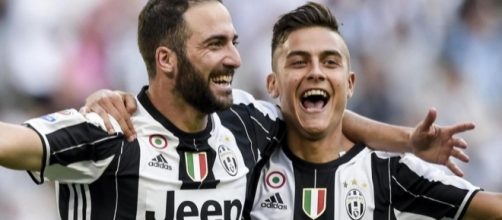 Voti Juventus-Napoli 3-1 Gazzetta dello Sport Coppa Italia: tango argentino Higuain-Dybala dopo il vantaggio di Callejon - foto eurosport.com