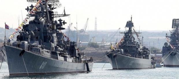 Câteva dintre navele care alcătuiesc flota rusă din Marea Neagră - Foto: kremlin.ru Câteva dintre navele care alcătuiesc flota rusă din Marea Neagră - Foto: kremlin.ru