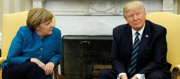 Donald Trump wirkt selbstsicher, Angela Merkel sieht eher kritisch rein. In Washington betonten beide Politiker ihre Verschiedenheit! - rtl.de Donald Trump wirkt selbstsicher, Angela Merkel sieht eher kritisch rein. In Washington betonten beide Politiker ihre Verschiedenheit! - rtl.de