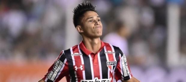 Luiz Araújo é um dos destaques do São Paulo Luiz Araújo é um dos destaques do São Paulo