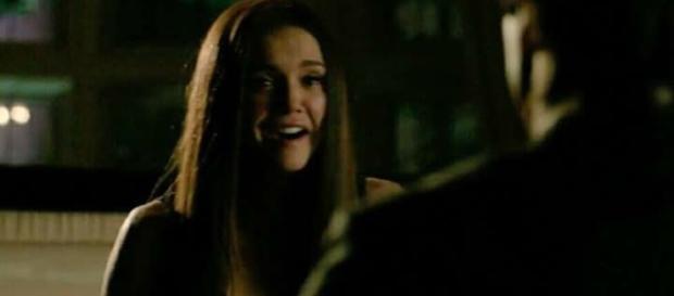 Reencontro emocionante entre Damon e Elena Reencontro emocionante entre Damon e Elena
