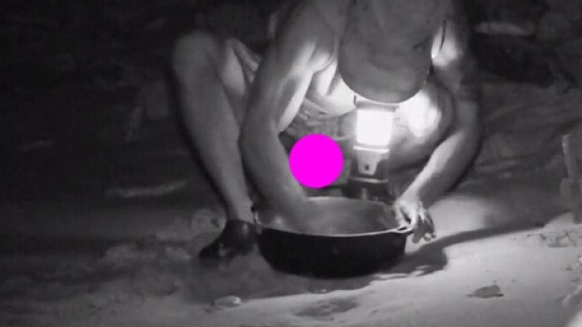 Isola dei Famosi: Raz Degan mostra per sbaglio il pene