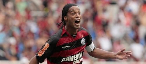 Ronaldinho shock: torna al Barcellona, ma si ritira dal calcio