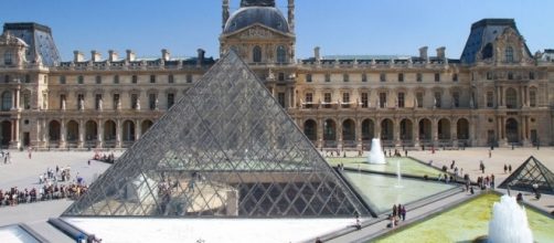 Il Louvre riapre oggi dopo il tentato attentato terroristico.