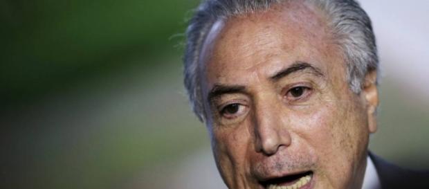 Presidente Michel Temer visitou o ex-presidente Lula nesta quinta-feira (02). Presidente Michel Temer visitou o ex-presidente Lula nesta quinta-feira (02).