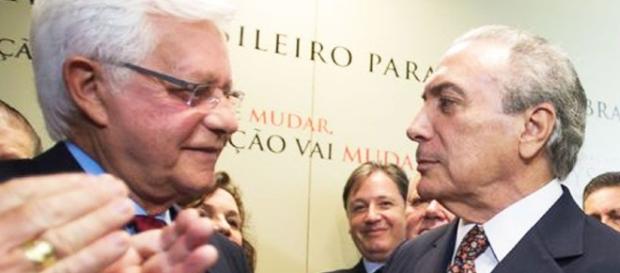 Temer (à direita) concede foro privilegiado a Moreira Franco Temer (à direita) concede foro privilegiado a Moreira Franco