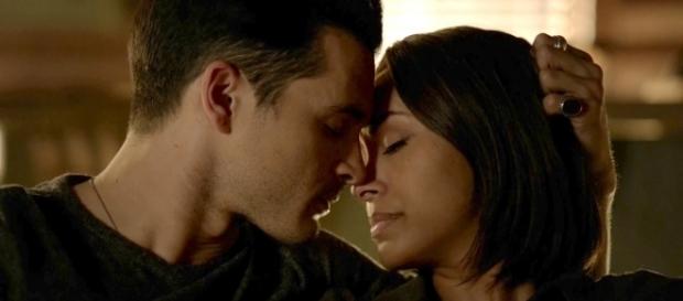 'The Vampire Diarie's: Enzo e Bonnie formam um dos casais que os fãs esperam que tenha um final feliz (Foto: CW/Screencap) 'The Vampire Diarie's: Enzo e Bonnie formam um dos casais que os fãs esperam que tenha um final feliz (Foto: CW/Screencap)