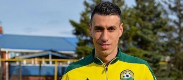 Zagueiro Xandão está atuando no futebol russo Zagueiro Xandão está atuando no futebol russo