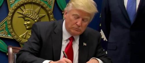 Trump Signs Order Suspending Admission of Syrian Refugees - NBC News - nbcnews.com
