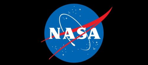 NASA - ia.us logo nasa su sfondo nero