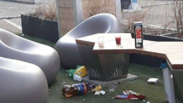 Degrado in piazza Risorgimento (foto Federica Fulco)