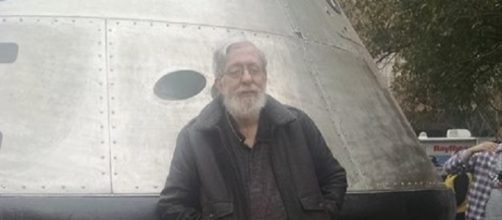 The author in front of an Orion spacehip (Chantal Gaudiano)