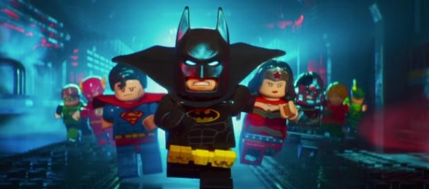 Batman e tanti altri personaggi dei fumetti e del cinema vi aspettano in "Lego Batman - Il film" Batman e tanti altri personaggi dei fumetti e del cinema vi aspettano in "Lego Batman - Il film"