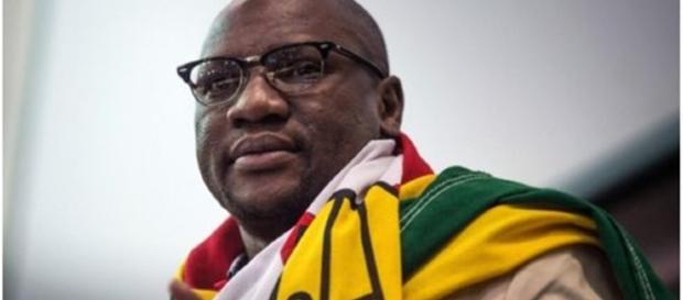 #ThisFlag pastor Evan Mawarire arrested again / Photo screencapped via HRF Twitter #ThisFlag pastor Evan Mawarire arrested again / Photo screencapped via HRF Twitter