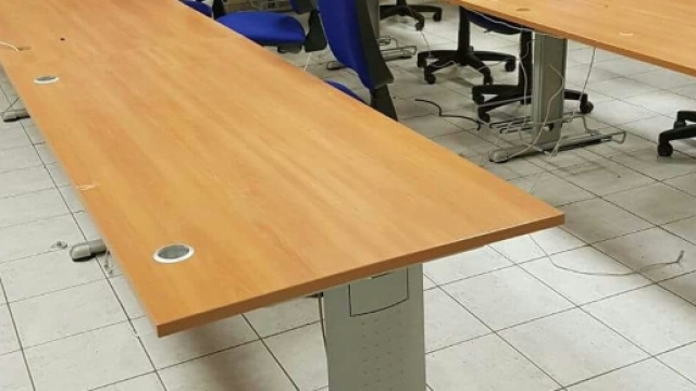 L'aula di informatica devastata dai ladri a Salerno.