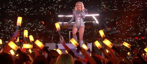 Lady Gaga's Super Bowl performance and the "confronting" stomach. - com.au