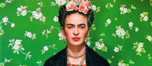 Frida Kahlo no banco branco, 1939 - foto de Nickolas Muray