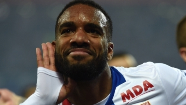 Mercato : Lacazette, Lukaku, Mahrez... Les premières infos ... - bfmtv.com