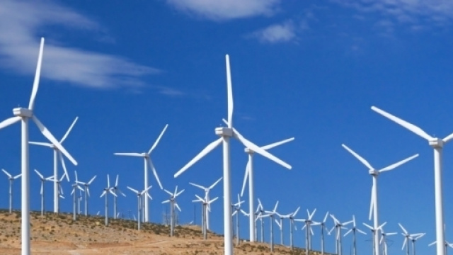 Pala eolica esplode pericolosamente ad Aquilonia.