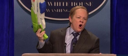 Melissa McCarthy channels Trump spokesman Sean Spicer and he sputters back! Photo: Blasting News Library - scmp.com