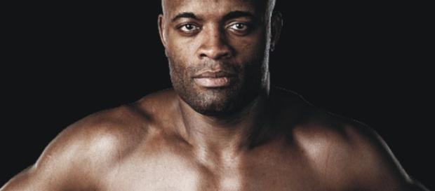 Anderson Silva volta a lutar no próximo sábado, contra Derek Brunson (Foto: Blog do Raoni) Anderson Silva volta a lutar no próximo sábado, contra Derek Brunson (Foto: Blog do Raoni)