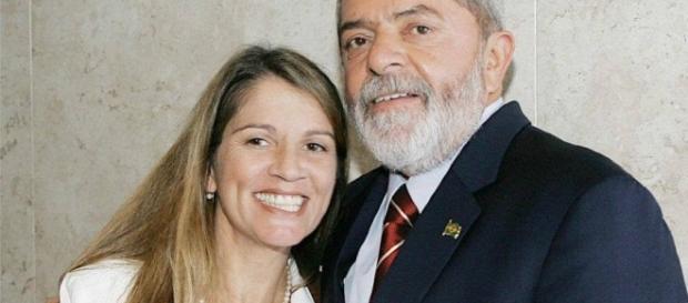 Atriz Tássia Camargo processará internauta que criticou sua foto com Lula Atriz Tássia Camargo processará internauta que criticou sua foto com Lula