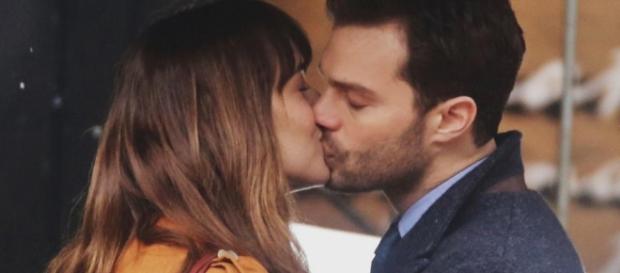Fifty Shades Darker : Christian and Ana kiss and make up - fifty ... - melty.ca Fifty Shades Darker : Christian and Ana kiss and make up - fifty ... - melty.ca