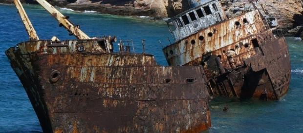 Schiffswrack vor Griechenland. (Fotoverantw./URG Suisse: Blasting.News) Schiffswrack vor Griechenland. (Fotoverantw./URG Suisse: Blasting.News)