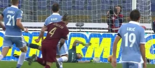 Radja Nainggolan in goal nel derby