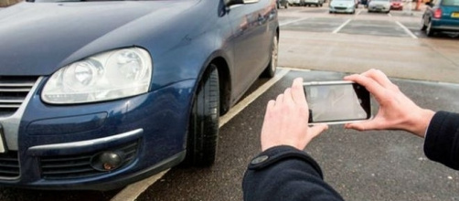 i-Ticket, l'application qui rémunère les personnes qui dénnonçent les stationnements illégaux