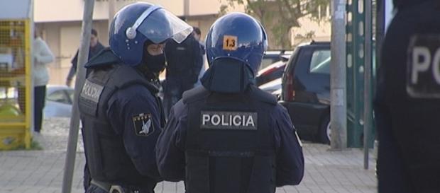 Agentes da PSP detiveram 7 pessoas em mais uma operação policial Agentes da PSP detiveram 7 pessoas em mais uma operação policial